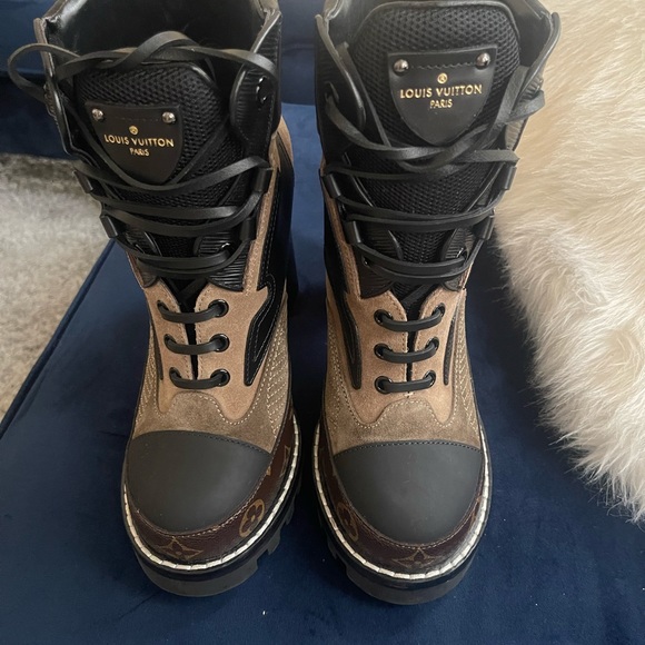 AUTHENTIC LOUIS VUITTON BOOT - Picture 3 of 5